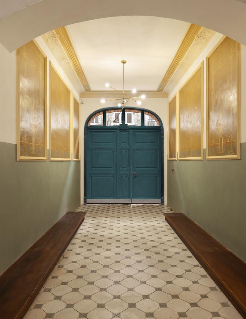 Sień Prądzyńskiego 54 po remoncie